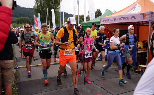 23 kilometry po górach. Zawodnicy pełni uśmiechów ruszyli na trasę [ZDJĘCIA] - 28